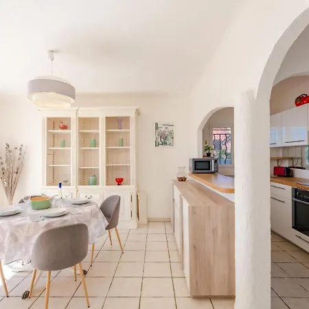 Holiday Terra Cotta Beach Front By Interhome