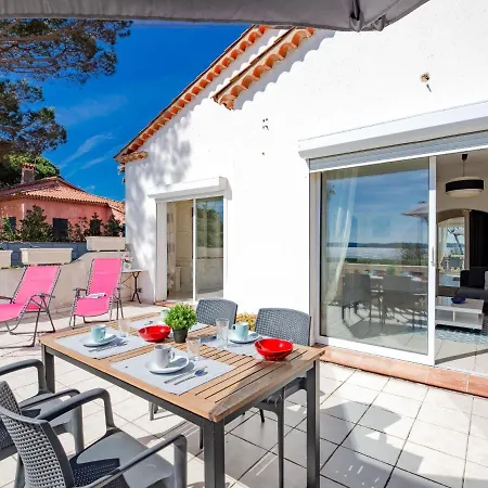 Дом отдыха Holiday Terra Cotta Beach Front By Interhome